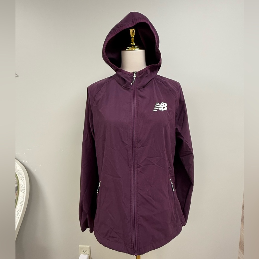 New Balance Lightweight Hooded Zip Jacket - Plum - Size L